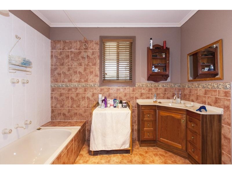 7 School Loop Road, Landsborough West VIC 3384