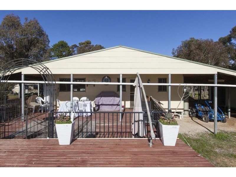 7 School Loop Road, Landsborough West VIC 3384