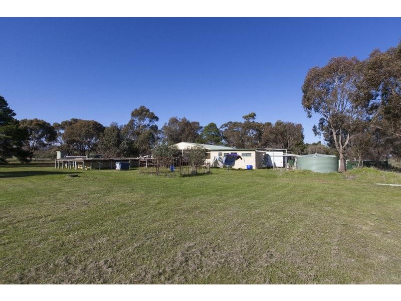 7 School Loop Road, Landsborough West VIC 3384