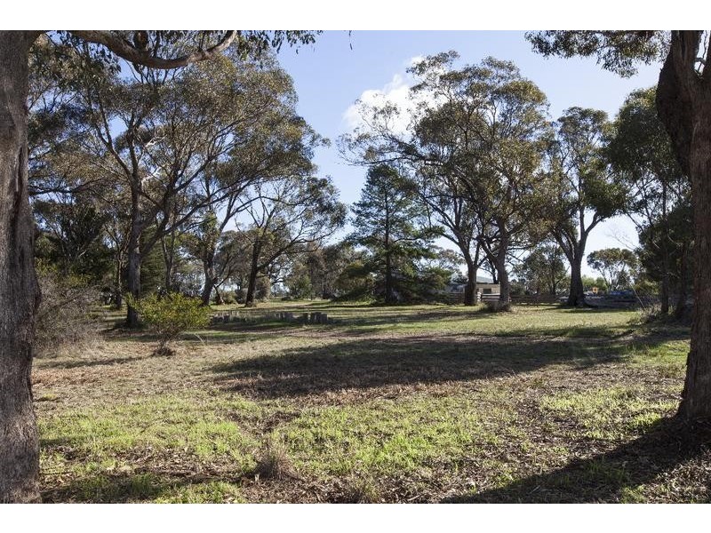 7 School Loop Road, Landsborough West VIC 3384