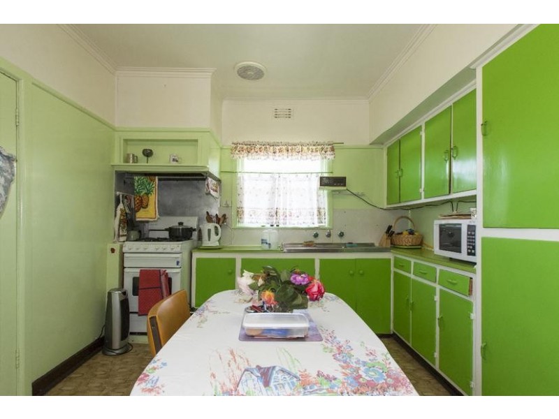 27 Laidlaw Street, Ararat VIC 3377