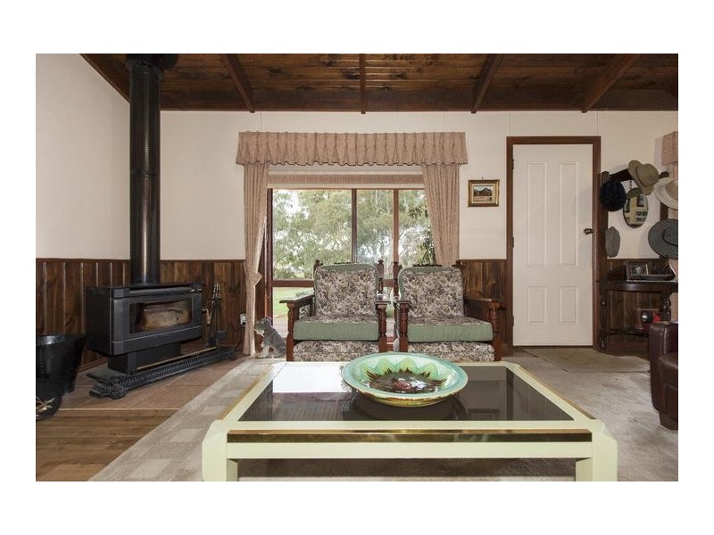 57 Adelaide Hills Road, Moyston VIC 3377