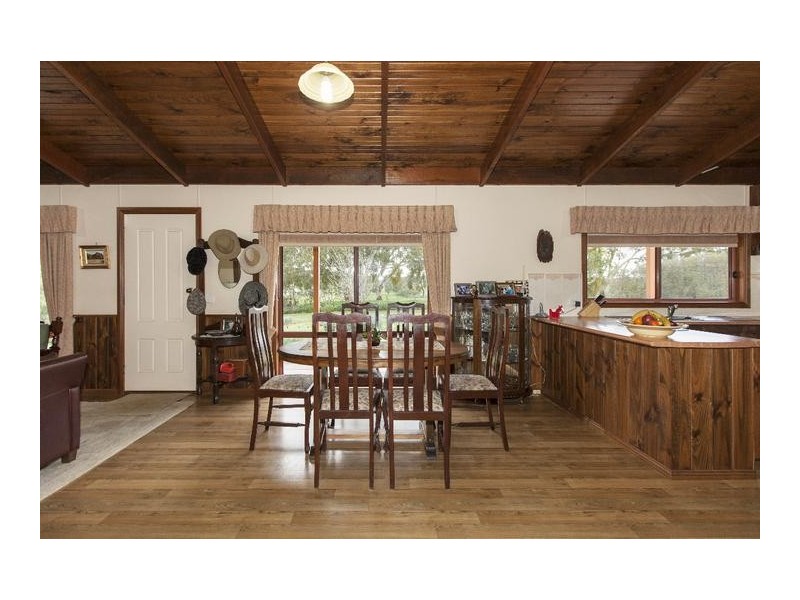 57 Adelaide Hills Road, Moyston VIC 3377