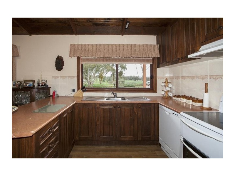 57 Adelaide Hills Road, Moyston VIC 3377