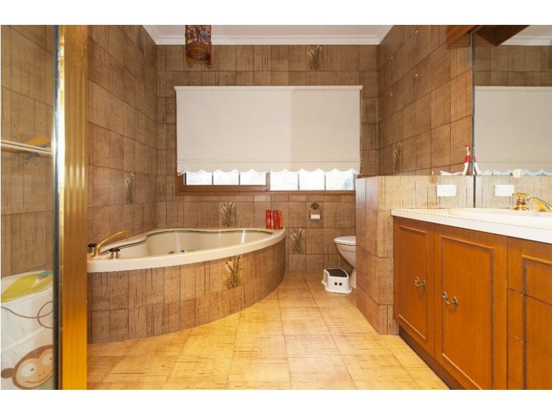 1 Fisher Creek Close, Ararat VIC 3377