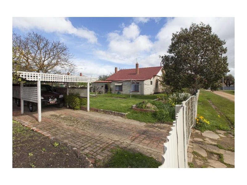 9 Crouch Street, Ararat VIC 3377