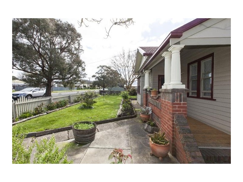 9 Crouch Street, Ararat VIC 3377