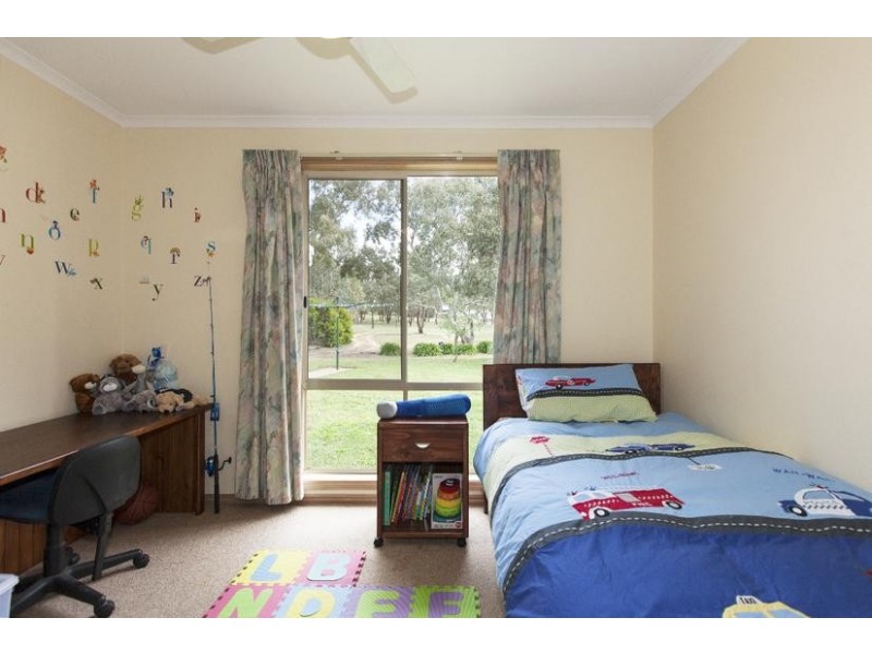 24 Packard Drive, Ararat VIC 3377