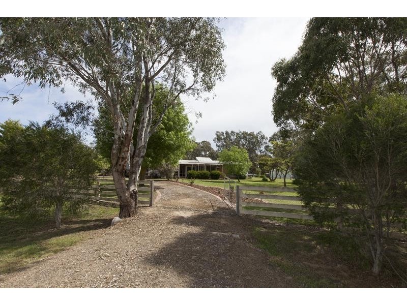 24 Packard Drive, Ararat VIC 3377