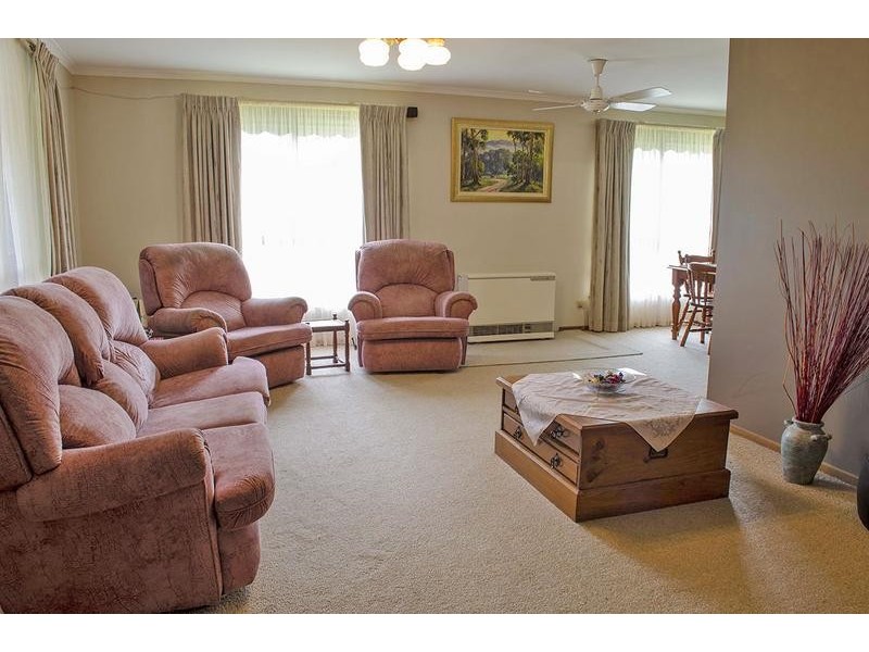 9 Hakea Street, Ararat VIC 3377