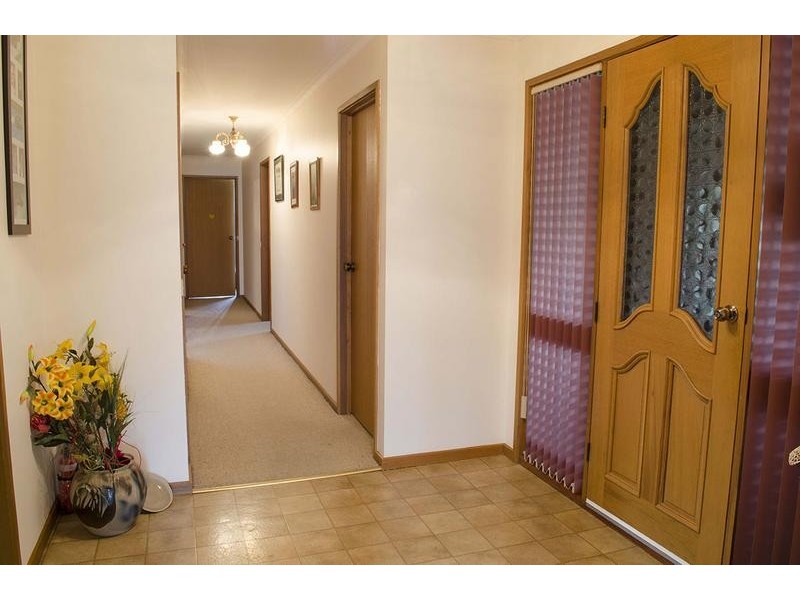 9 Hakea Street, Ararat VIC 3377