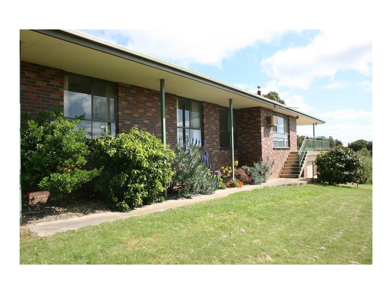 90 Port Fairy Road, Ararat VIC 3377