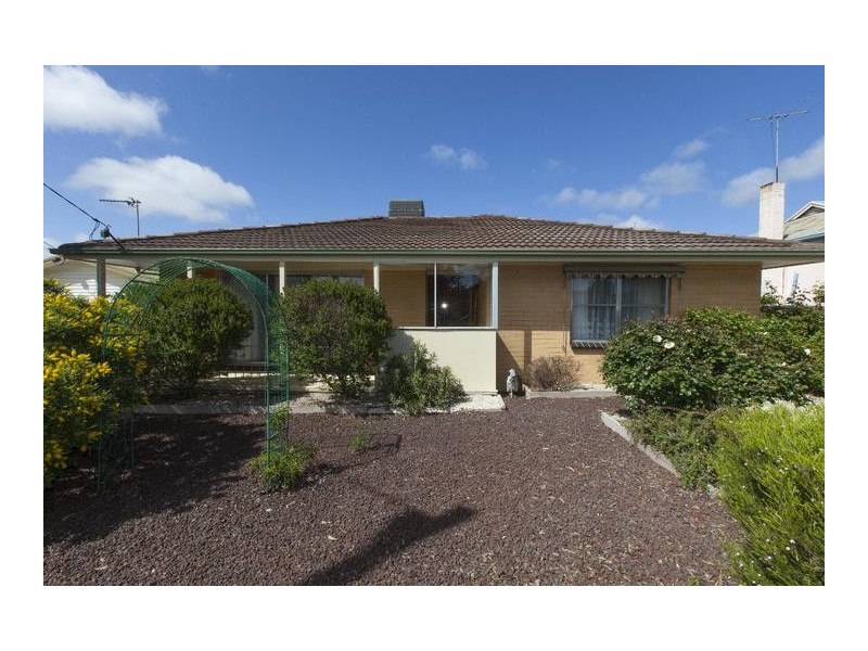 80 Churchill Avenue, Ararat VIC 3377
