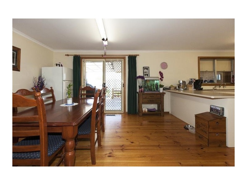 80 Churchill Avenue, Ararat VIC 3377