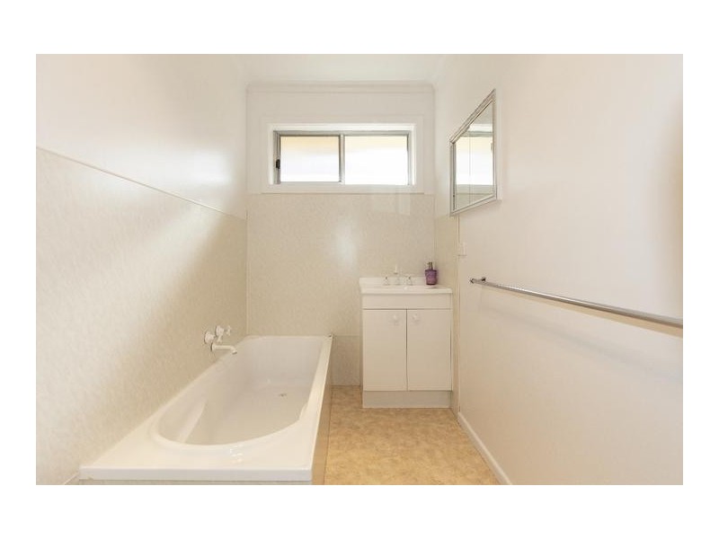 80 Churchill Avenue, Ararat VIC 3377