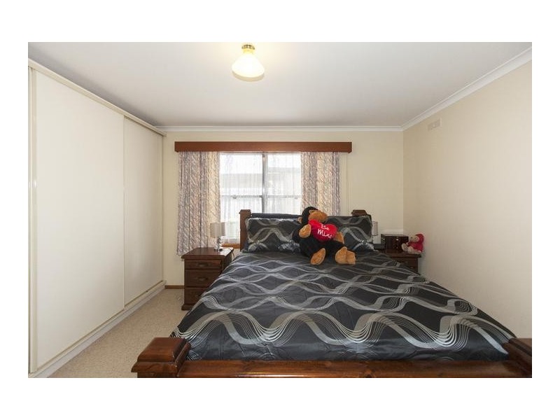 80 Churchill Avenue, Ararat VIC 3377