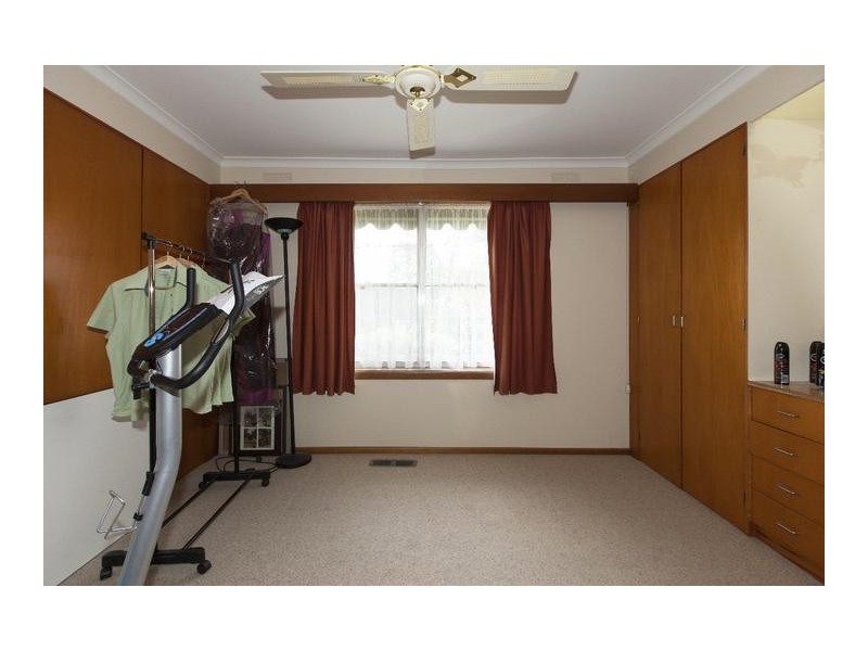 80 Churchill Avenue, Ararat VIC 3377