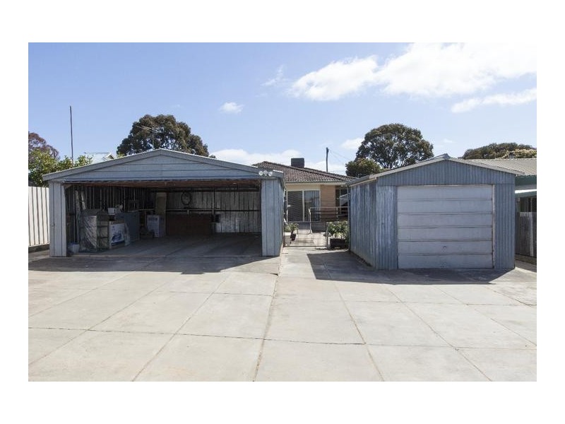 80 Churchill Avenue, Ararat VIC 3377