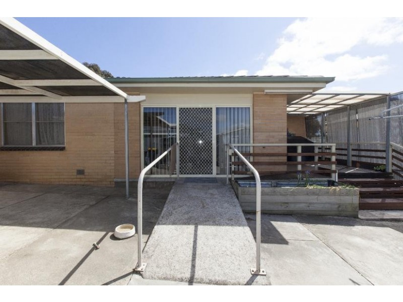 80 Churchill Avenue, Ararat VIC 3377