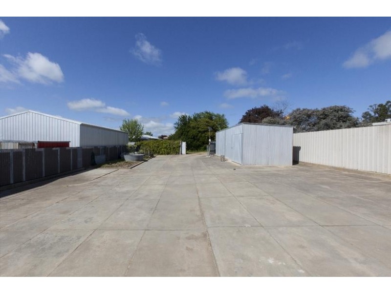 80 Churchill Avenue, Ararat VIC 3377