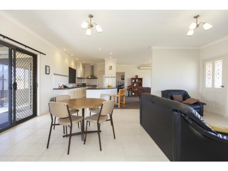 21 Banfields Road, Moyston VIC 3377