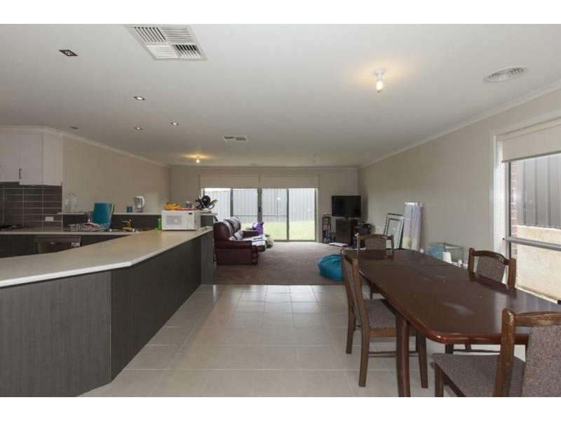 2A Kneebone Street, Ararat VIC 3377