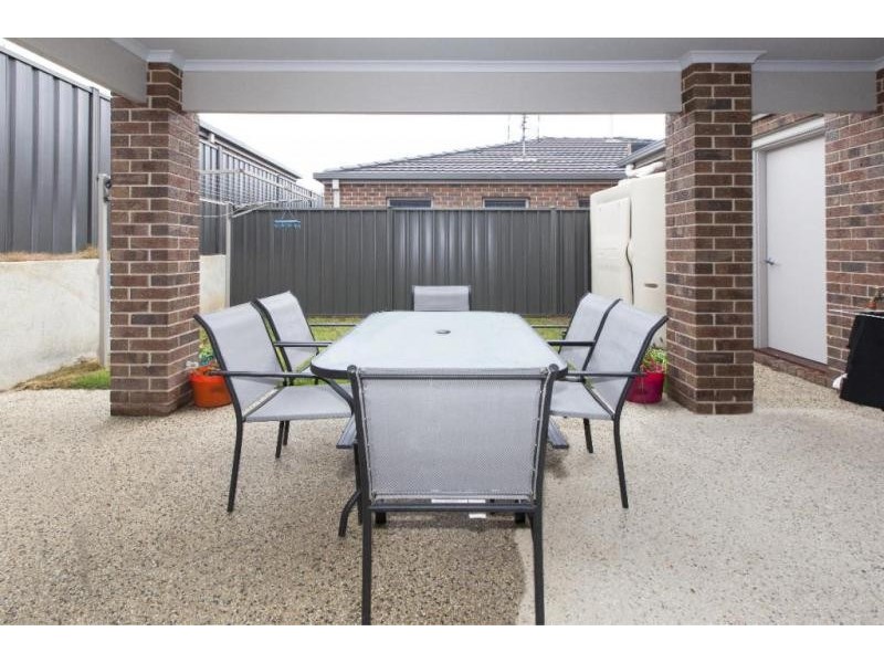 2A Kneebone Street, Ararat VIC 3377