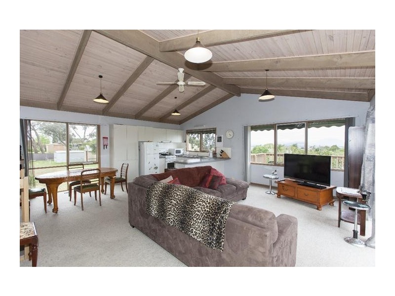 17 Vanstan Street, Ararat VIC 3377