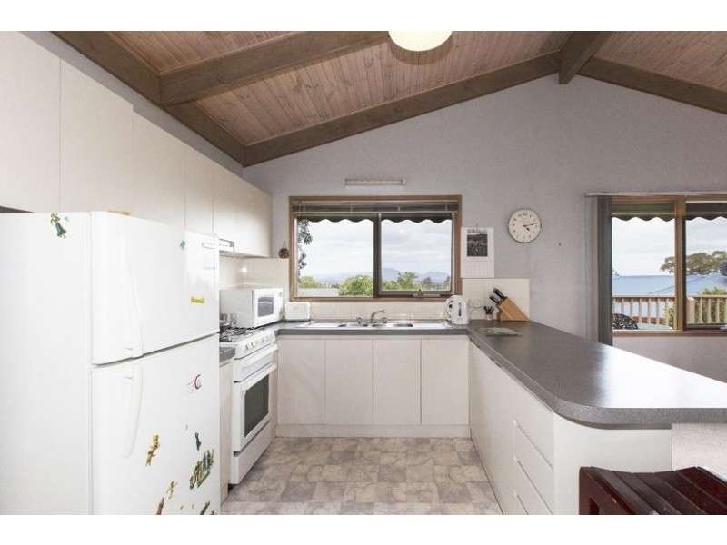 17 Vanstan Street, Ararat VIC 3377