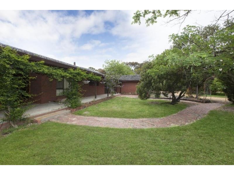 13 Golf Links Road, Ararat VIC 3377