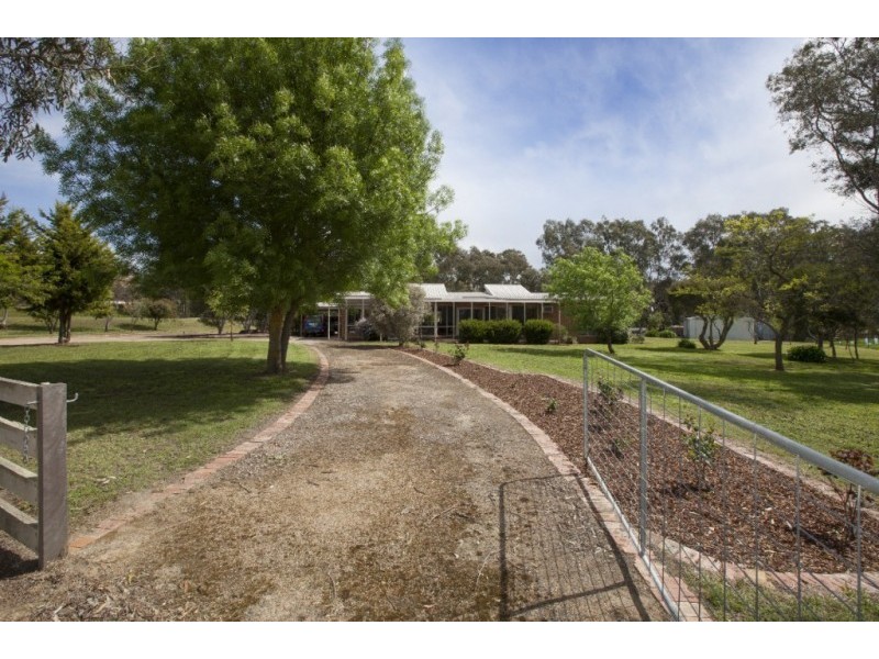 24 Packard Drive, Ararat VIC 3377