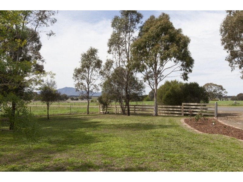 24 Packard Drive, Ararat VIC 3377