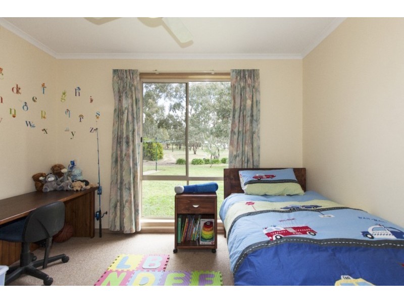 24 Packard Drive, Ararat VIC 3377