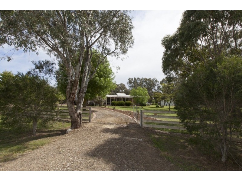 24 Packard Drive, Ararat VIC 3377