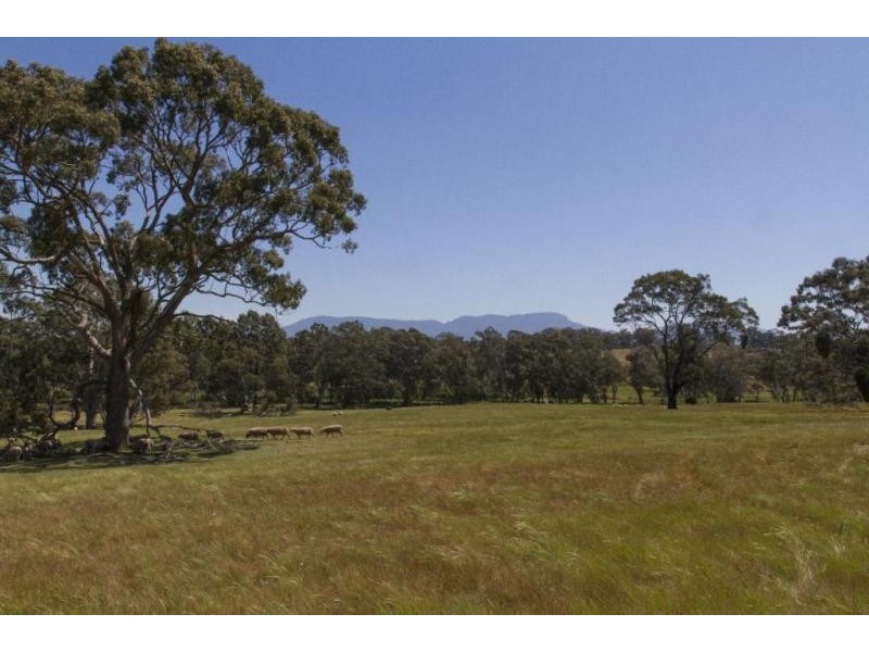 4 Lennox Springs Road, Moyston VIC 3377