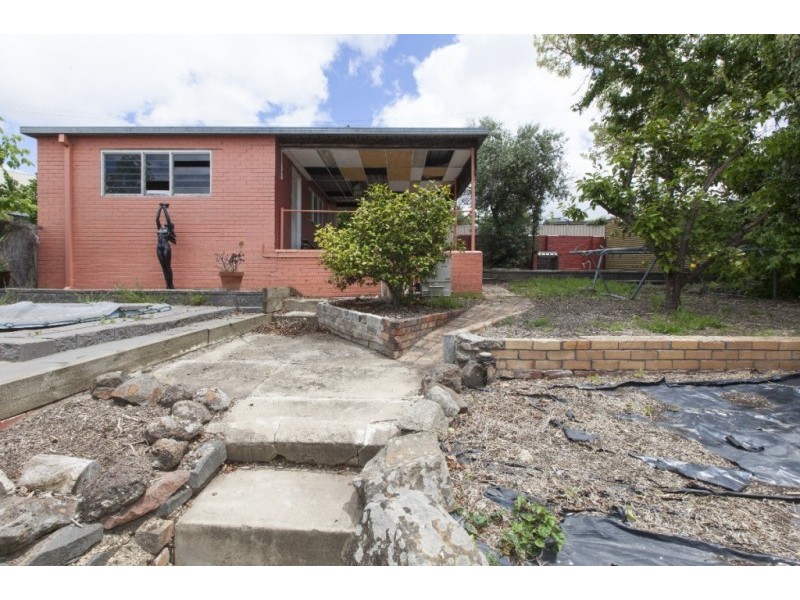 9 Lambert Street, Ararat VIC 3377