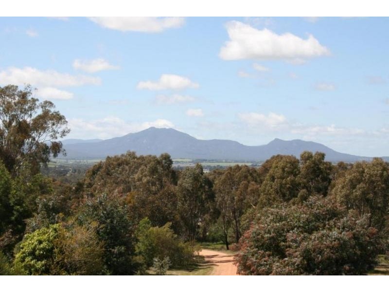 90 Port Fairy Road, Ararat VIC 3377
