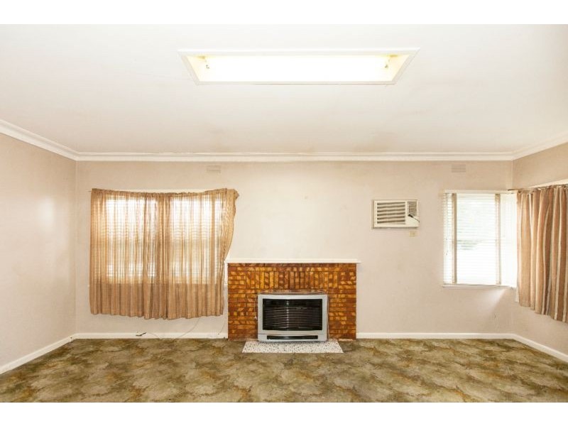 15 Currajong Avenue, Ararat VIC 3377