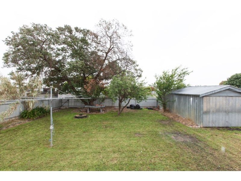 15 Currajong Avenue, Ararat VIC 3377