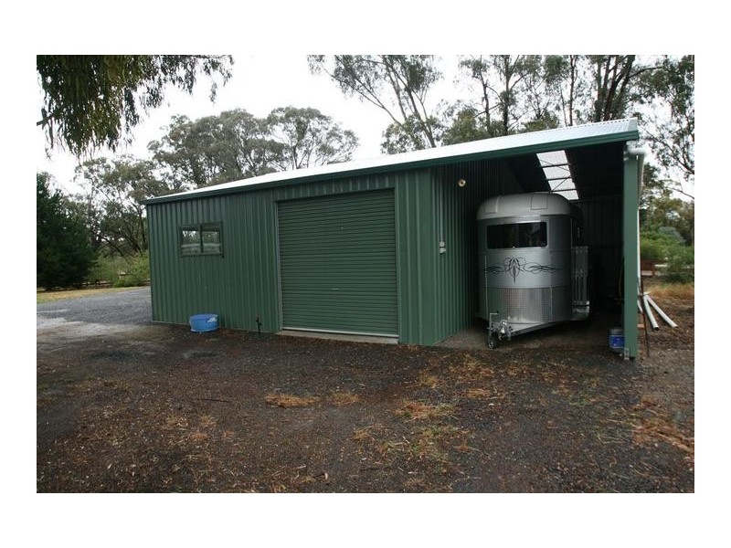 81 Hillarys Road, Elmhurst VIC 3469