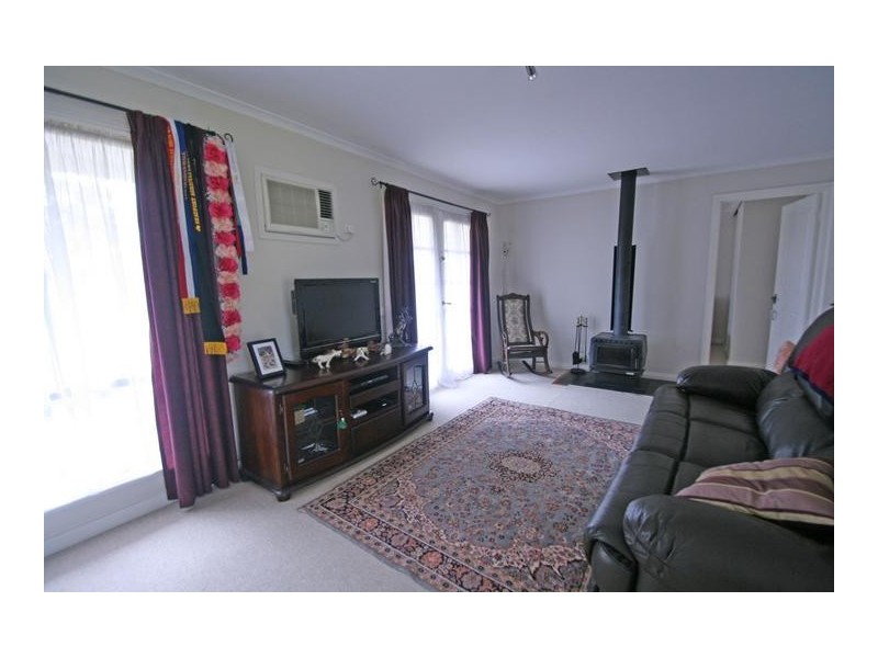 81 Hillarys Road, Elmhurst VIC 3469