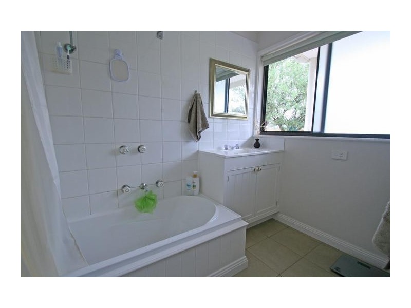 81 Hillarys Road, Elmhurst VIC 3469