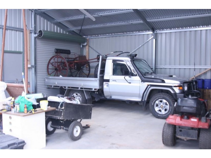81 Hillarys Road, Elmhurst VIC 3469
