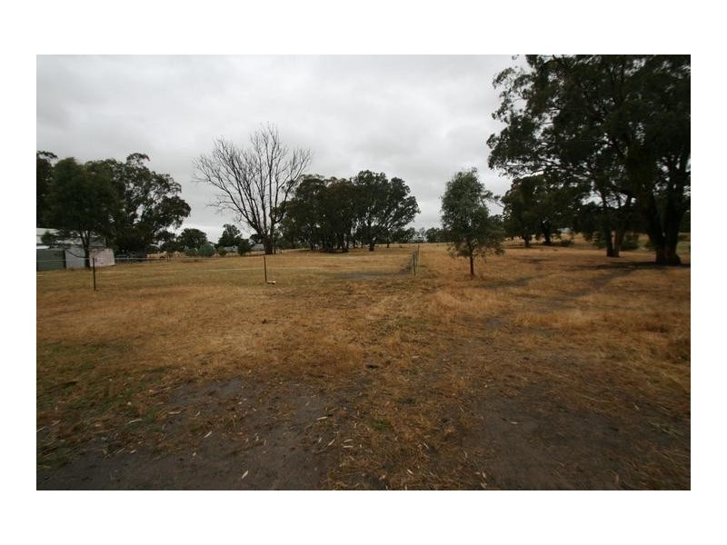 81 Hillarys Road, Elmhurst VIC 3469