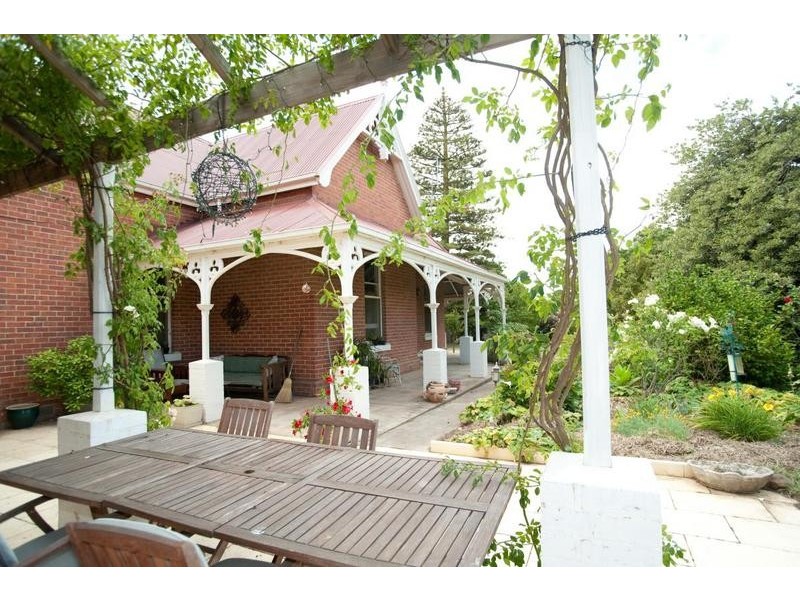 54 Churchill Avenue, Ararat VIC 3377