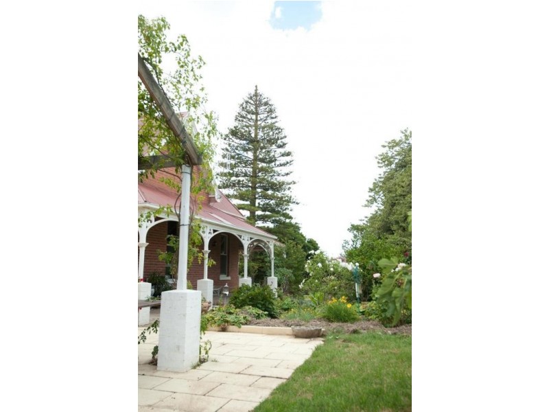 54 Churchill Avenue, Ararat VIC 3377