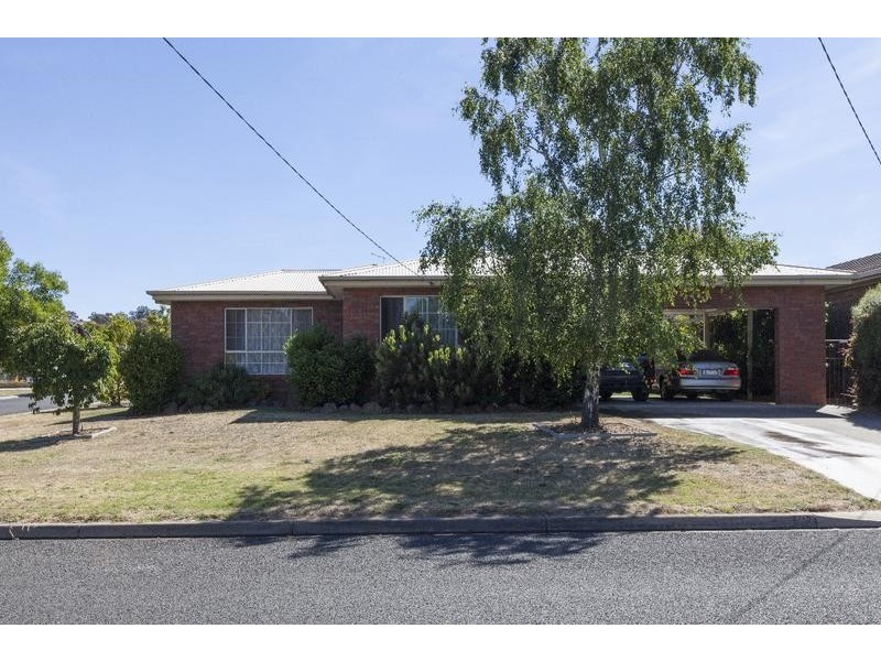 12 Blackie Avenue, Ararat VIC 3377