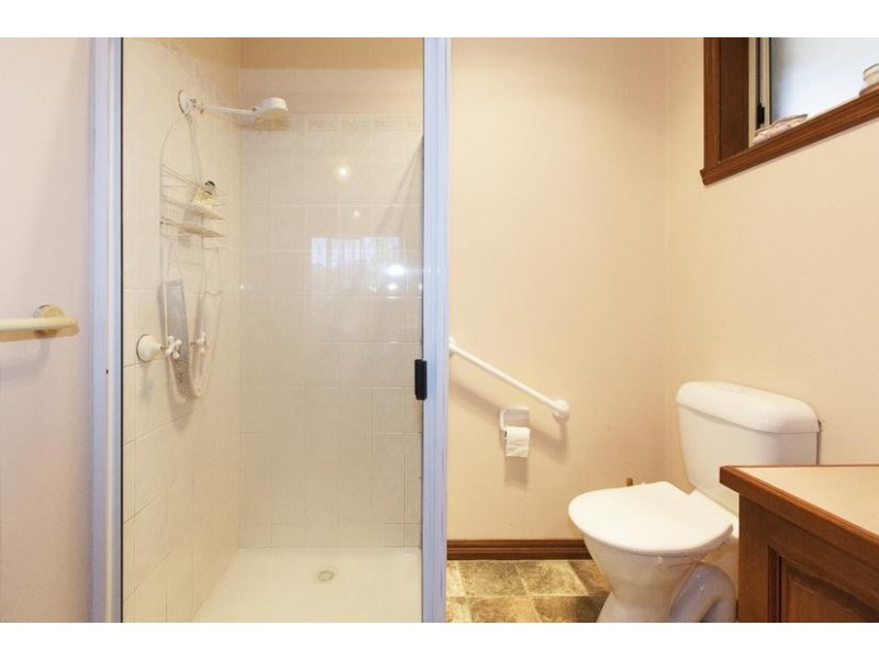 12 Blackie Avenue, Ararat VIC 3377