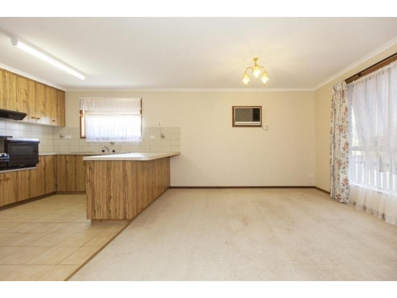 80 Moore Street, Ararat VIC 3377