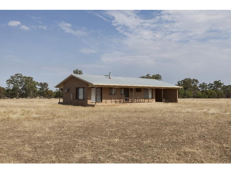 215 Wattle Gully Road, Great Western VIC 3377